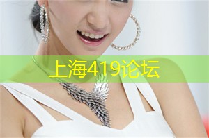 河畔的露天电影：独特的观影体验